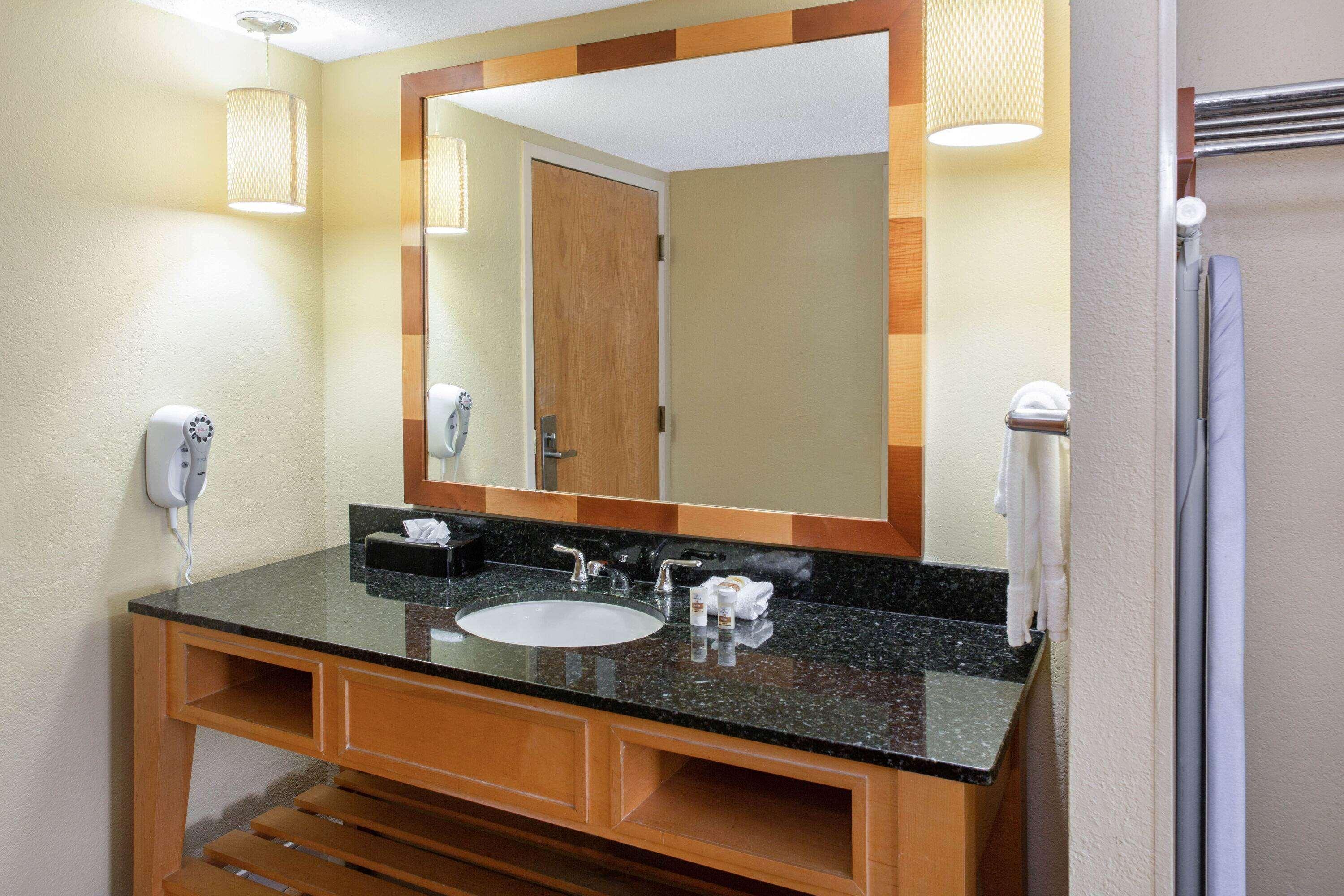La Quinta By Wyndham Sarasota Downtown Hotel Buitenkant foto